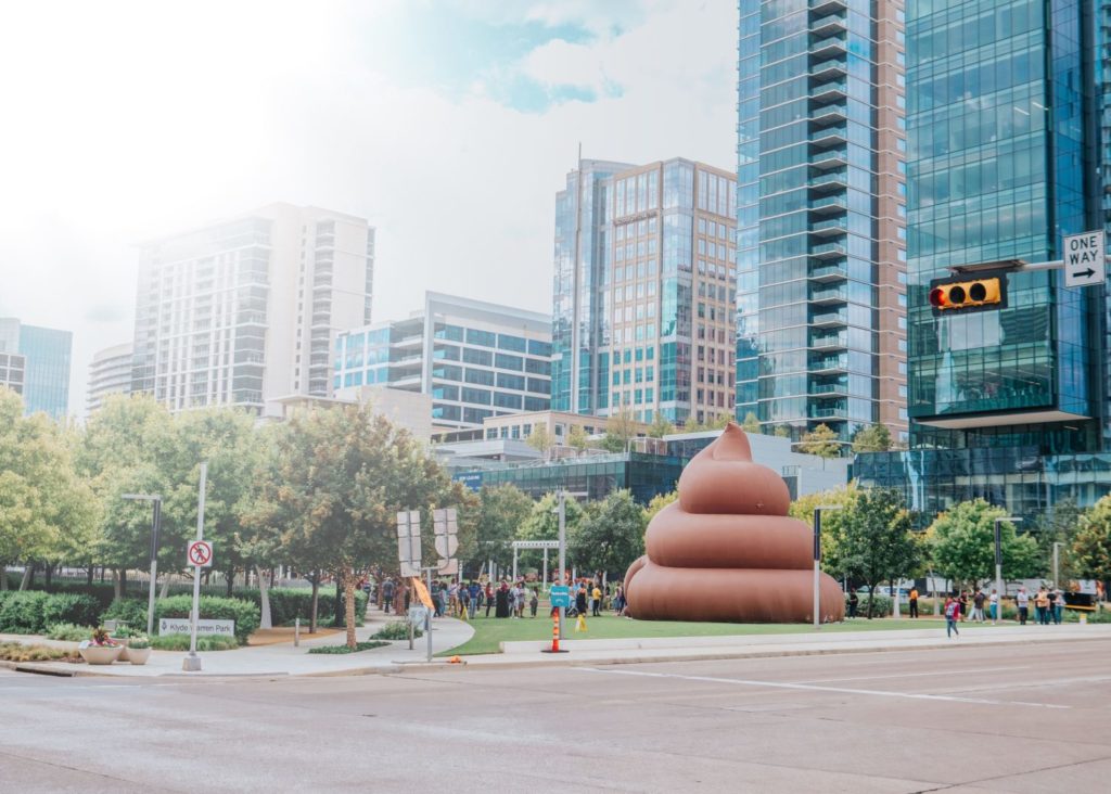 #LETTHAT💩GO AT POO-POURRI’S GIANT POO IN SANTA MONICA