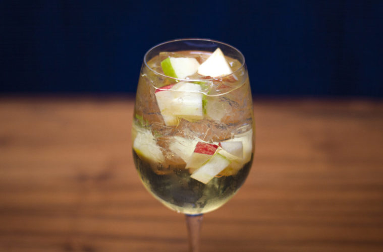 More Chicken Choices, Chocolate Tastings and Cashless Kosher – Here’s What’s Popping Up 38 Rosh Hashanah Apple Honey Punch Holiday special 1