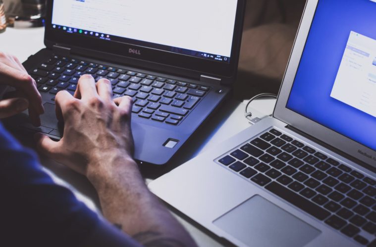computer freestocks unsplash