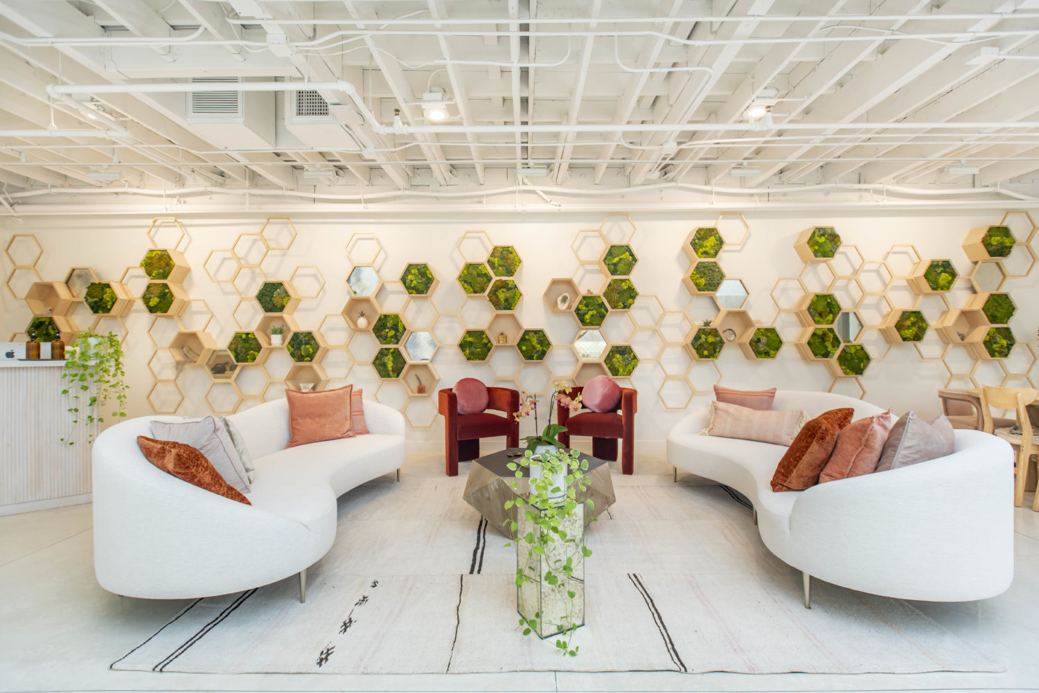Field Trip Health Expands Psychedelic-Assisted Therapy Options in L.A. 40 NAR00949