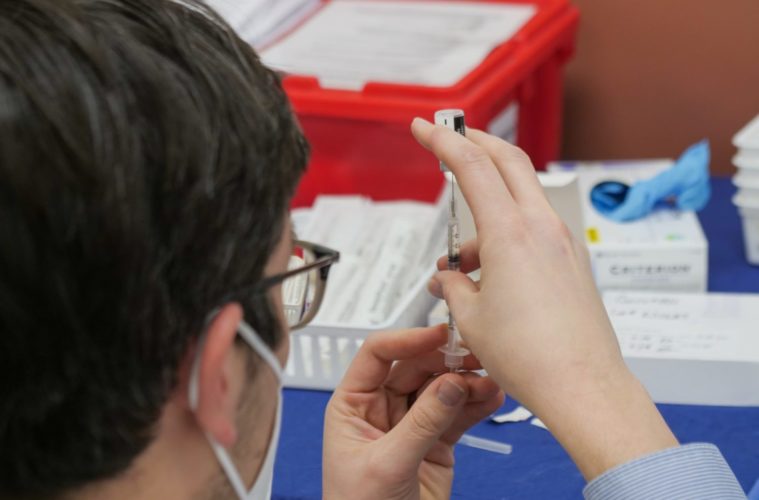 Cannabis Industry Vaccinations Protect At-Risk Patients from Pandemic 38 steven cornfield NtVFMrMmxWY unsplash