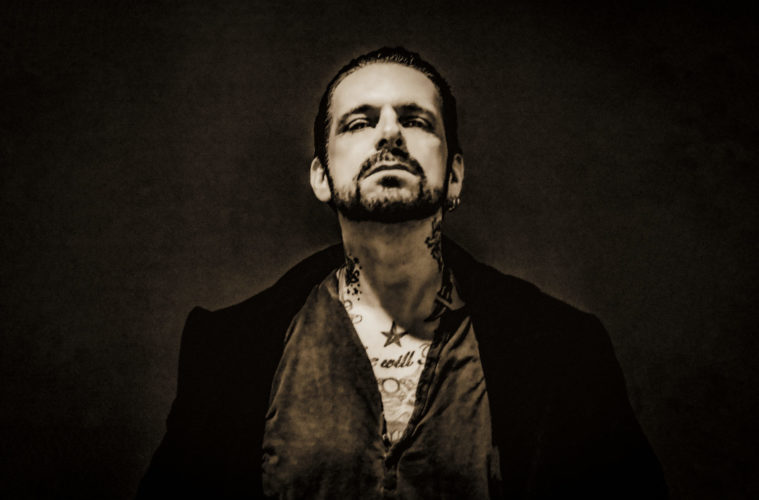 Rocker Ricky Warwick Digs into Stiff Little Fingers 38 83 kopie