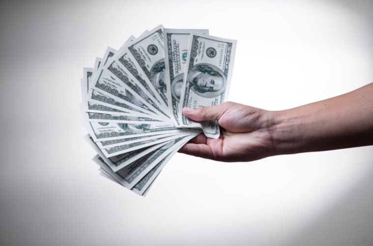 Los Angeles Testing 'Guaranteed Basic Income' Program For 3,000 People 38 jinyun money unsplash