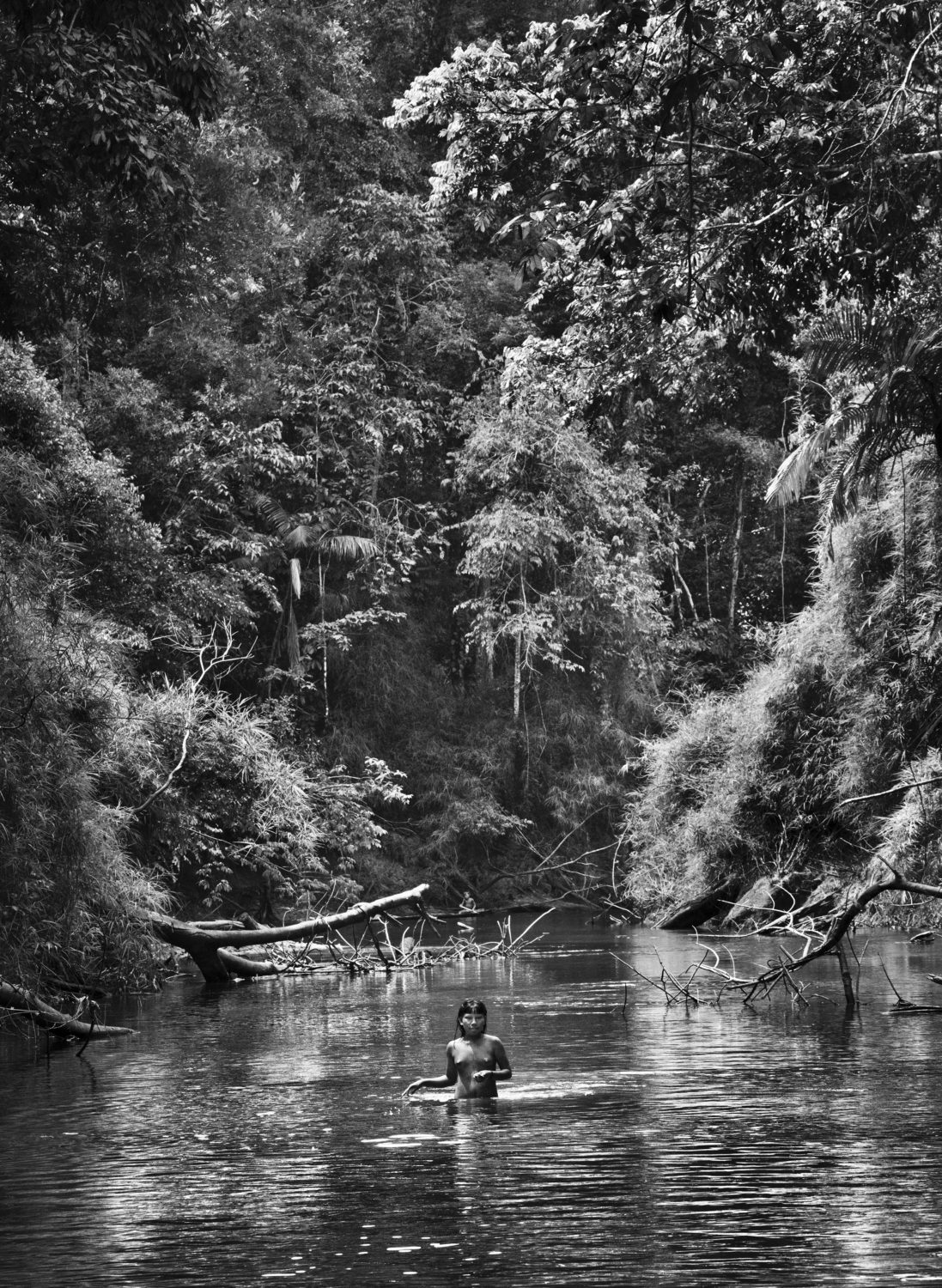 Young Hatiri bathes in the Pretão stream Suruwahá Indigenous Territory State of Amazonas Brazil 2017