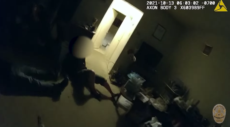 Dramatic Video Shows LAPD Shooting Armed Man Holding Mother Hostage 38 lapd youtube shooting 1