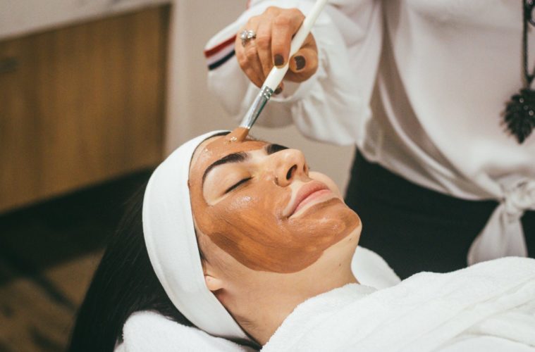 Find The Best Skincare In This Year’s L.A. Weekly Winter Glow Box 38 raphael lovaski Pe9IXUuC6QU unsplash