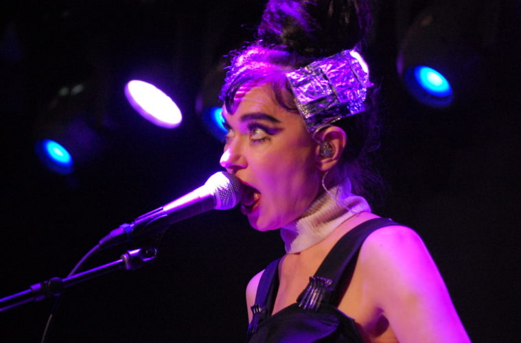 Kristeen Young Turns the Moroccan Lounge Into Her Beauty Shop 38 Kristeen Young Turns the Moroccan Lounge Into Her Beauty Shop