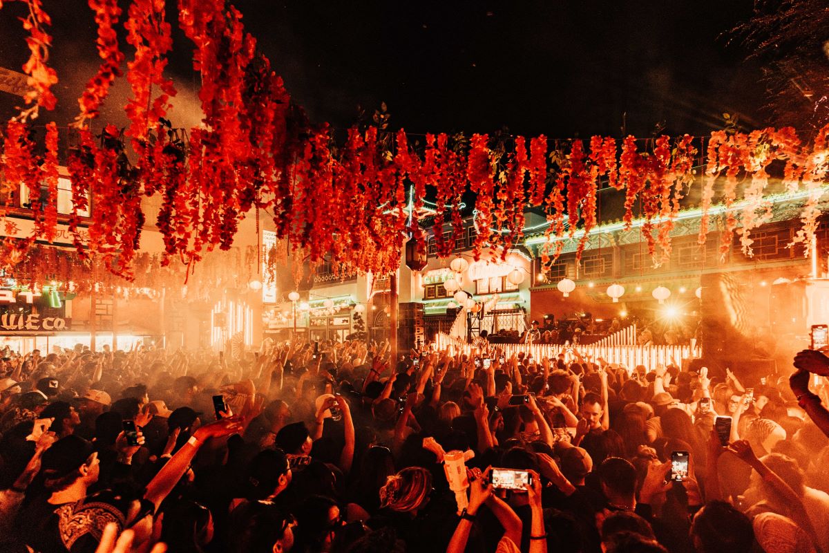 Dom Dolla Makes Chinatown Pop 39 231104 LA GinLingWay @shevindphoto 6602 1200x800 1