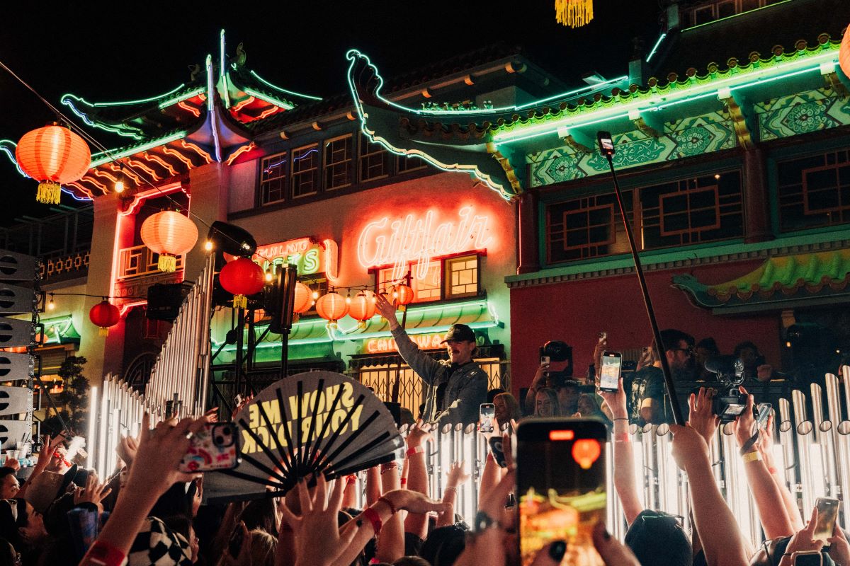 Dom Dolla Makes Chinatown Pop 41 231104 LA GinLingWay @shevindphoto 6858 1200x800 1