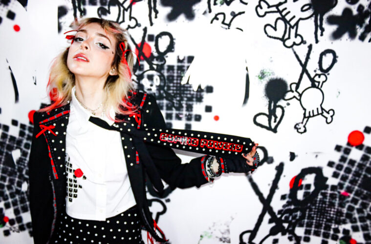 The Hyperpop Evolution: The growth of an anti-genre 38 The Hyperpop Evolution