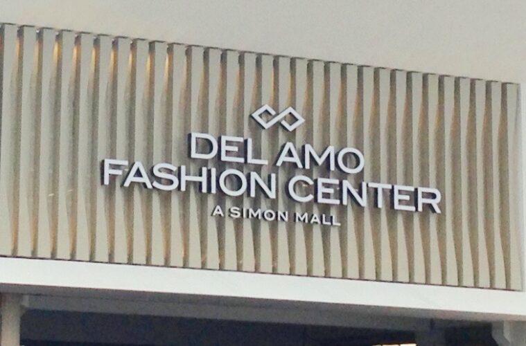 Flash Mob Of Hundreds Causes Del Amo Fashion Center Shutdown 38 del amo fashion center flickr