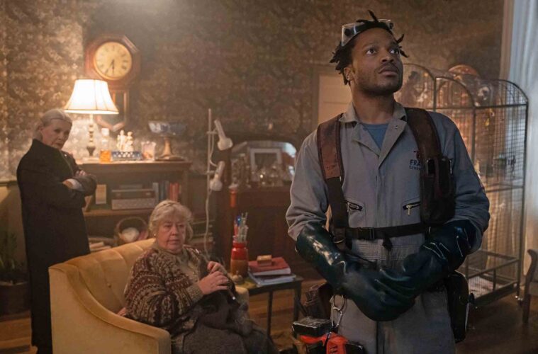 Review: ‘Sting’ Brings Some Serious Bite 38 Sting WellGoUSA0029
