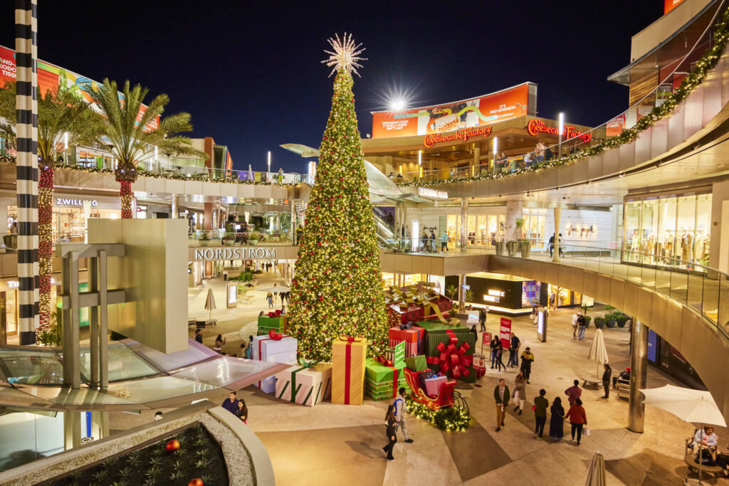 More Holiday Festivities and DineLA Is Back - Here’s What’s Popping Up 40 Holiday