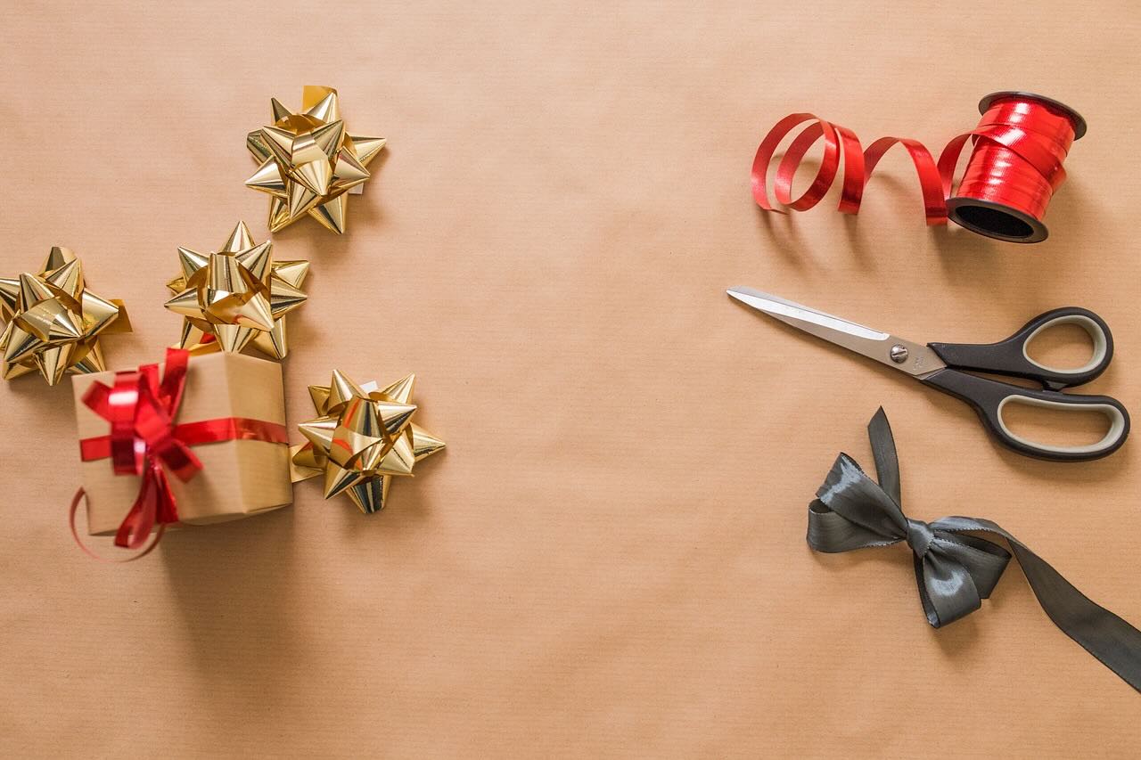 The Rise of E-Gifting: A Guide to Digital Gift Cards for Every Occasion 37 arts and crafts 1867323 1280