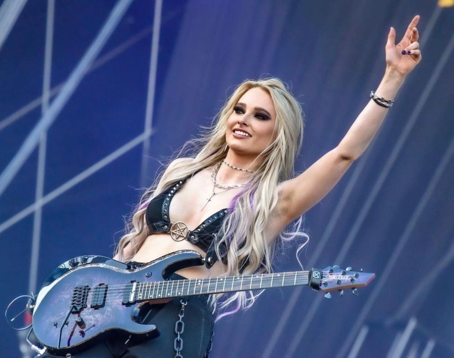 Guitar Phenom Sophie Lloyd Shreds the Whisky in her U.S. Debut 44 IMG 9639 4