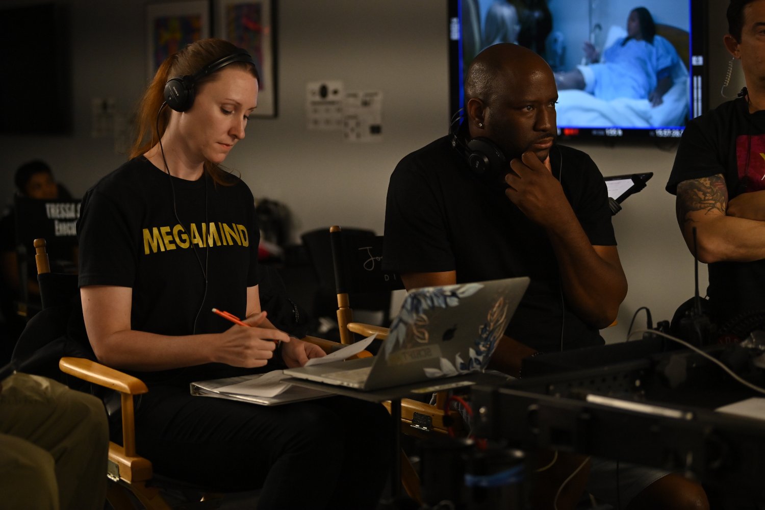 Director Joe Carroll Brings Drama and Depth to ‘Fighting to Be Me: The Dwen Curry Story’ 38 Director Joe Carroll on the set of "Fighting to Be Me: The Dwen Curry Story" (Joshua Freeman/MegaMind Media)