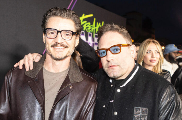 An Inside Look on the Lionsgate Film “Freaky Tales” with Executive Producer David Weintraub 38 1 PedroPascal and David Weintraub. IMG 7719 2 e1743441393421