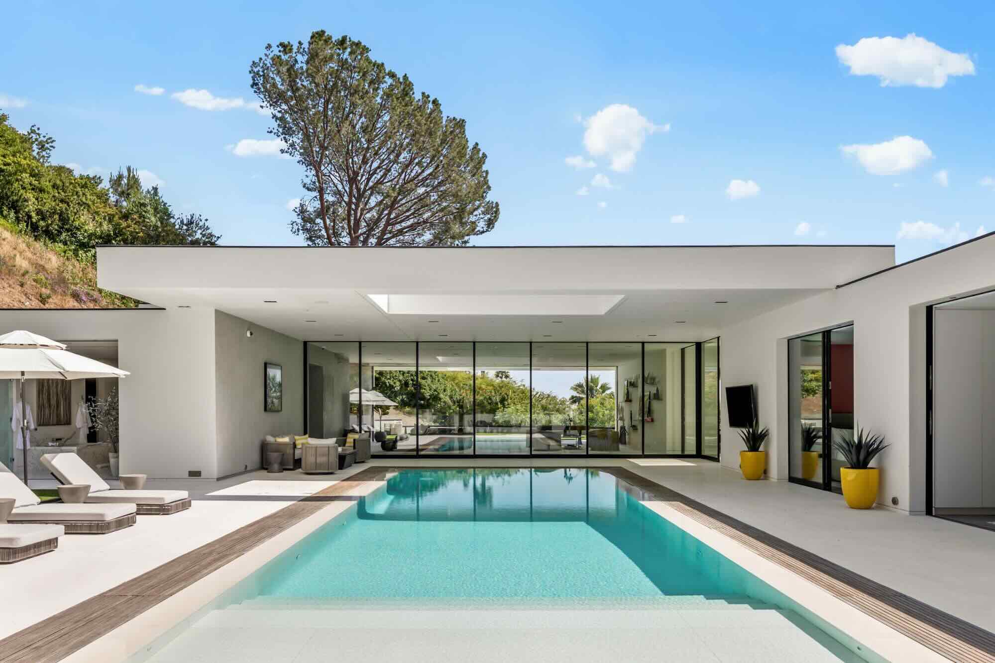 From Hollywood to Wall Street: Why Business Leaders Are Choosing Million Dollar Luxe Villas Over Hotels 37 image3 031425