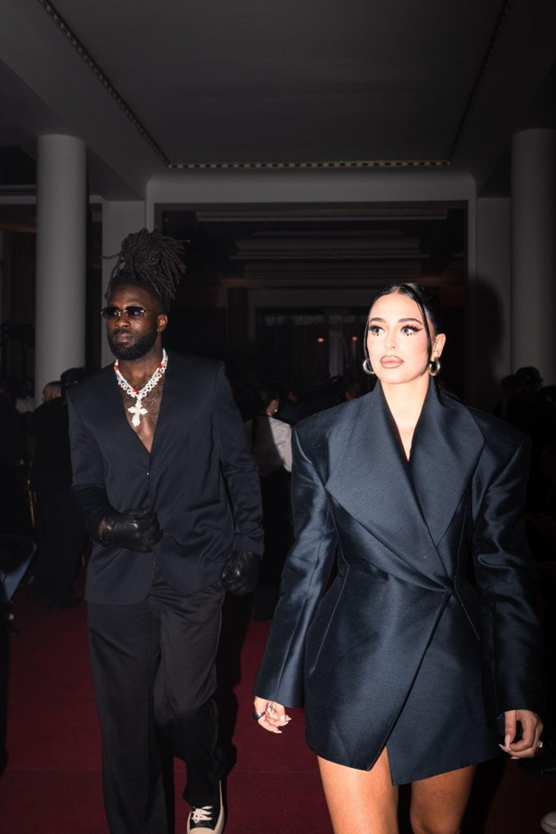 OnlyFans Stars Camilla Araujo and Mia Khalifa Appear at Paris Fashion Week With 2 Chainz, Sparking Outrage 40 OnlyFans Stars Camilla Araujo and Mia Khalifa Appear at Paris Fashion Week With 2 Chainz 3