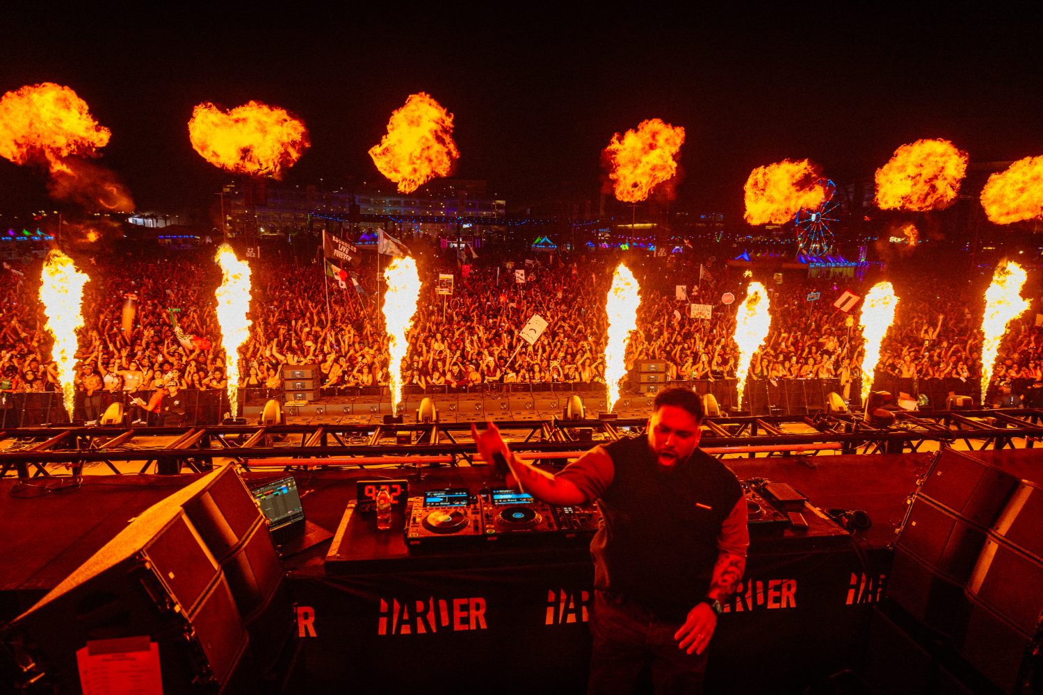 FESTIVAL RECAP: HARD Summer 2025 with Gordo, Deorro, it’s murph, Zoe Gitter & Alex Chapman 38 Jake West for HARD Summer 2