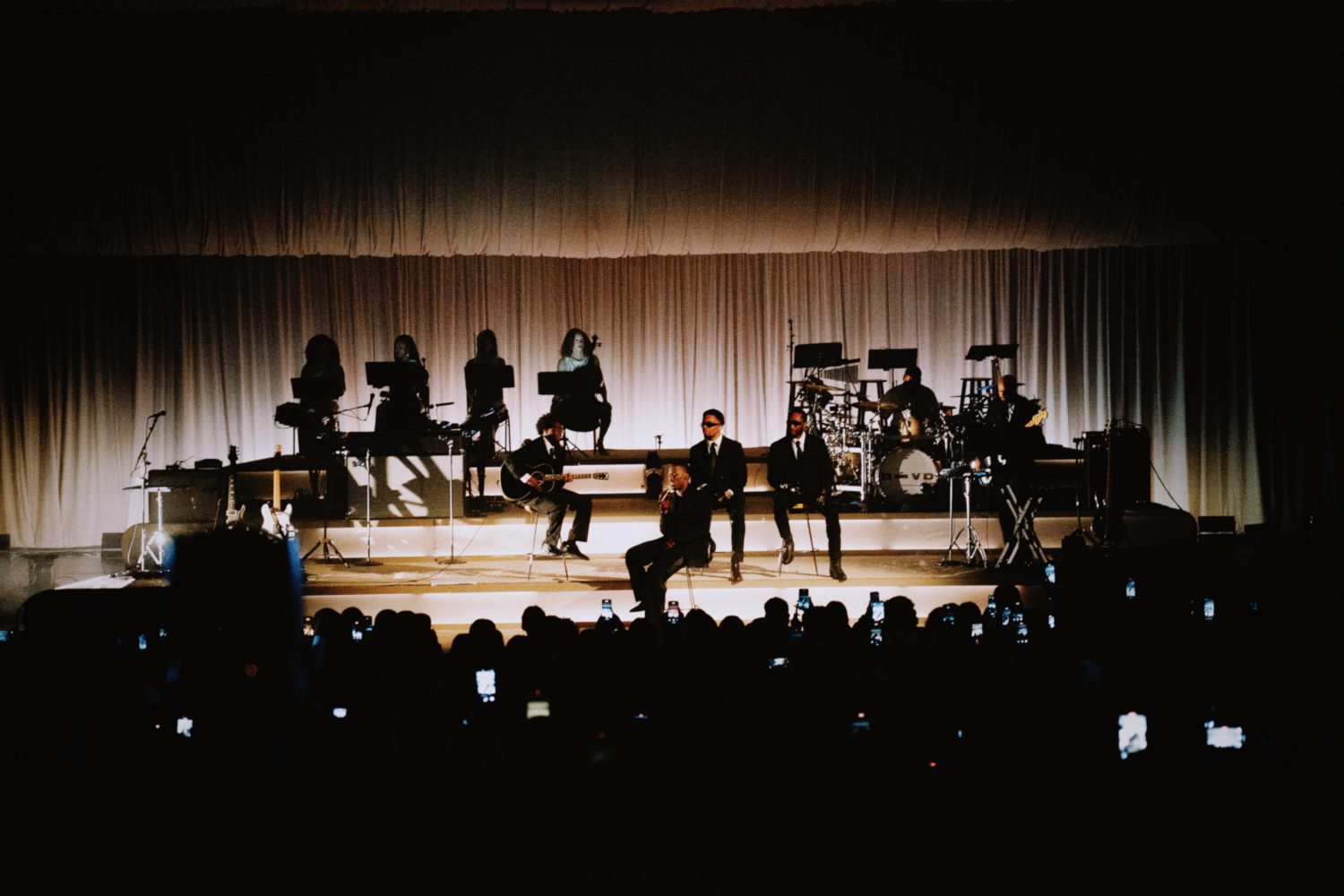 GIVĒON Gives His All at the Greek for 'Dear Beloved, The Tour' 37 Photo 2025 10 09 1 11 10 PM 80