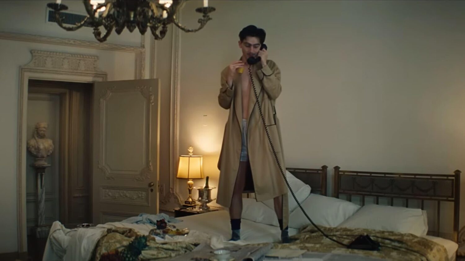 Review: Timothée Chalamet Could Be ‘One of the Greats’ After ‘Marty Supreme’ 40 MV5BNzZhMzQ5MjUtMzI2ZS00NjZmLThhYWQtZTE1OWVmMmI3MjhiXkEyXkFqcGc@. V1 FMjpg UX1920