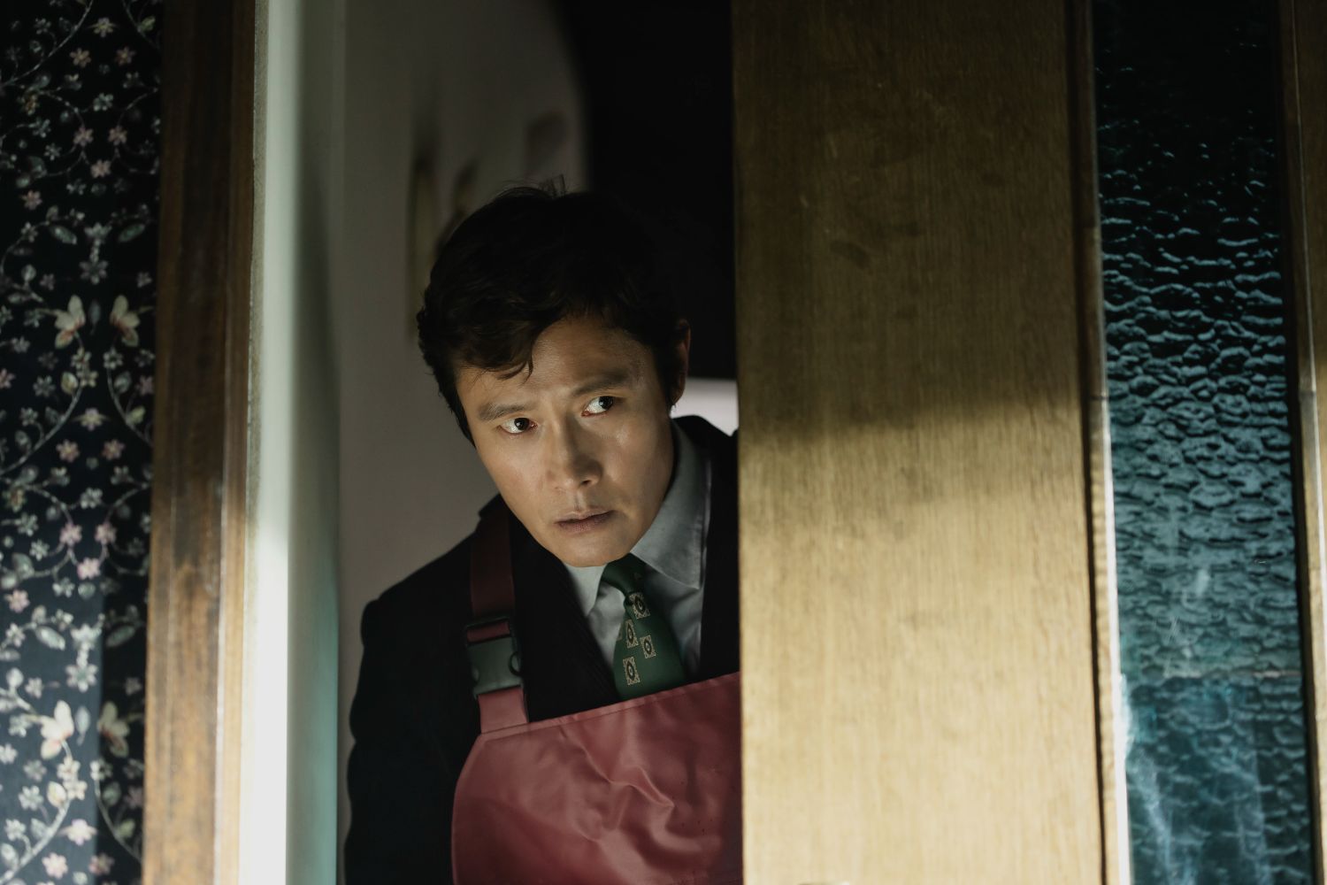 Director Park Chan-wook on His Latest Ax to Grind, ‘No Other Choice’ 39 NO OTHER CHOICE Still 03 Courtesy of NEON
