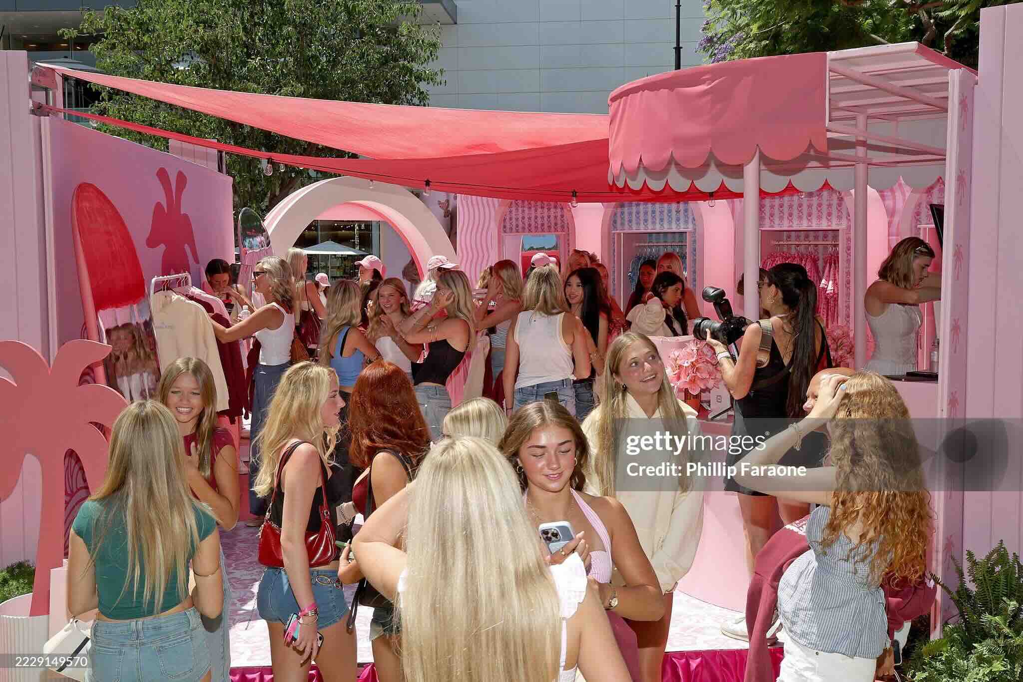 Pink Palm Puff and the Rise of Community-Driven Gen Z Fashion 37 IMG 4779