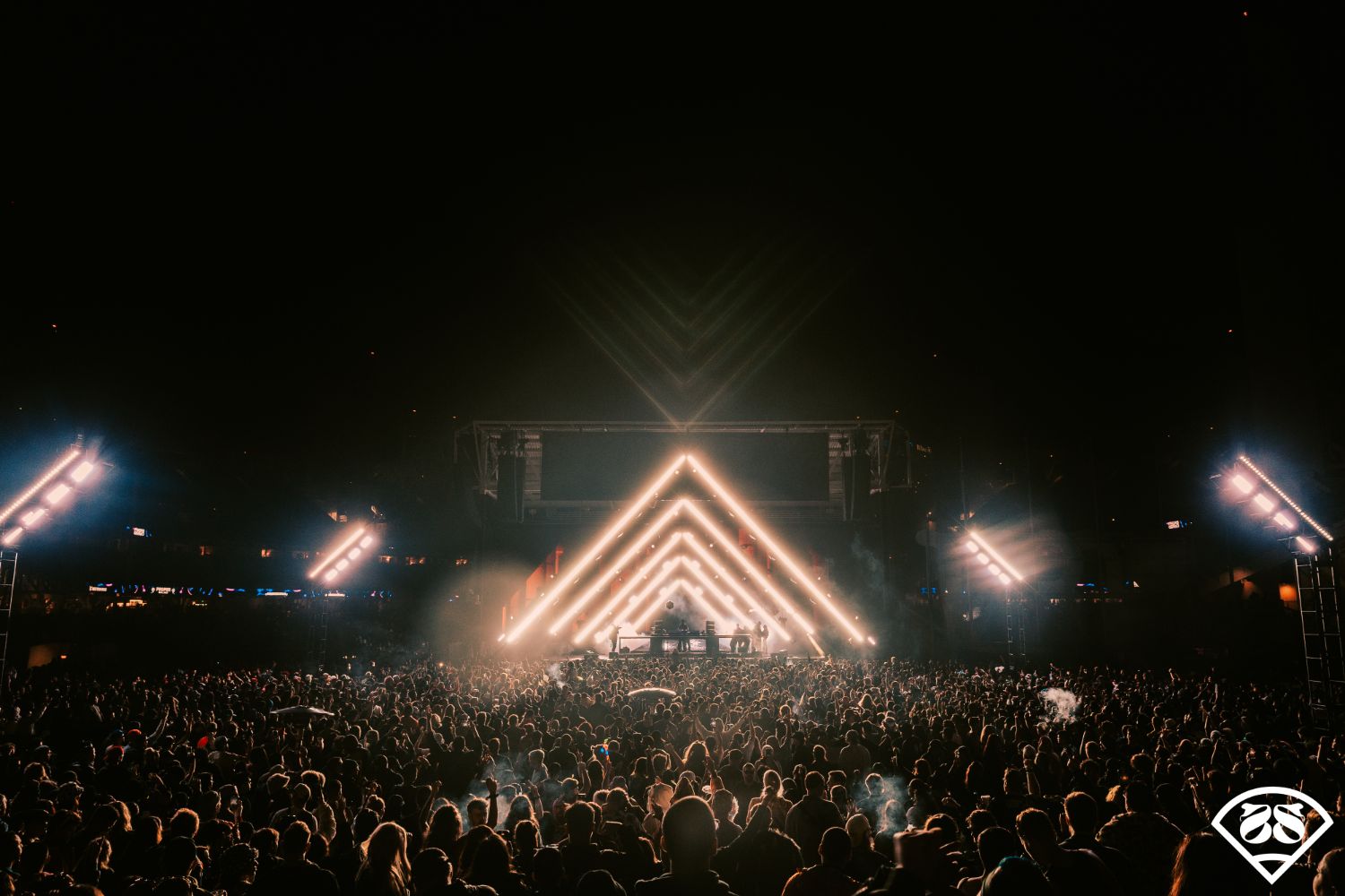 PHOTOS AND RECAP: Proper 2026 Does New Year’s Right 37 PROPERNYE2025 1231 194519 1024 DBM