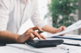 image1 2 wealthy smart families