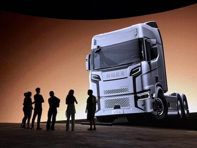 Katherine Shen: Bringing a Cinematic Language to Automotive Advertising 39 Scania BTS 1