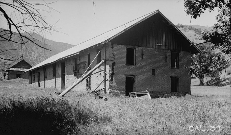 Ghost Stories: Fort Tejon Spirits And Pet Cemetery Murders 40 Ghost Stories