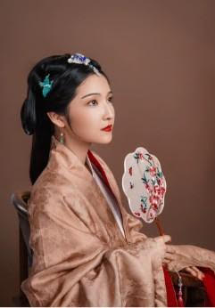 From Editorial Beauty to Film: Los Angeles Makeup Artist Shuai Jiang Brings a Designer’s Eye to Entertainment 37 Shuai Jiang